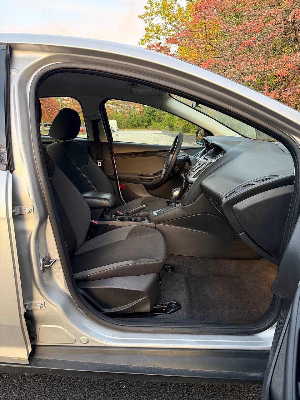 Used 2013 Ford Focus SE FWD image 21