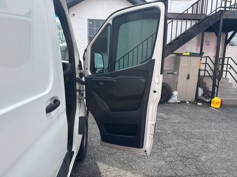 Used 2021 Mercedes-Benz Sprinter 1500 w/ Premium Package image 18