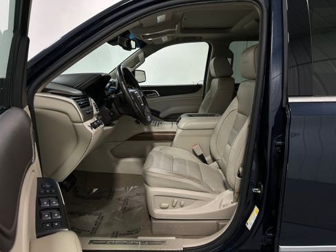 Used 2020 GMC Yukon Denali w/ Denali Ultimate Package image 3