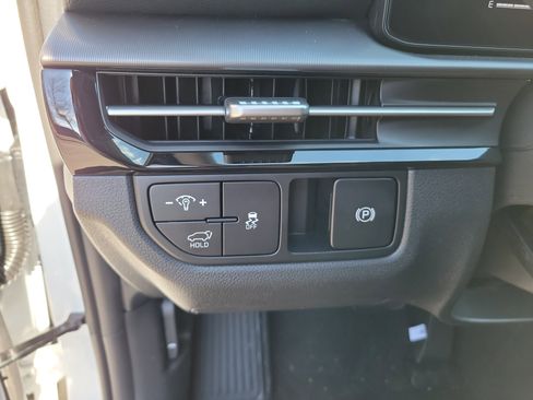 New 2026 Kia Sportage EX image 18