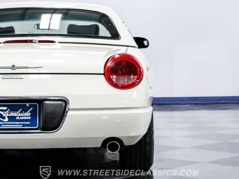 Used 2002 Ford Thunderbird image 26
