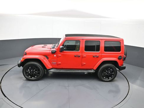 Used 2022 Jeep Wrangler Unlimited Sahara w/ Cold Weather Group AWD/4WD image 42