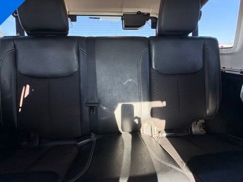 Used 2018 Jeep Wrangler Unlimited Sport AWD/4WD image 34