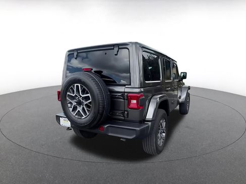 Used 2025 Jeep Wrangler Unlimited Sahara AWD/4WD image 14