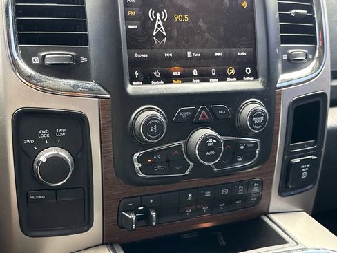 Used 2018 RAM 3500 Laramie w/ Convenience Group AWD/4WD image 17