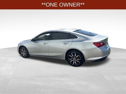 Used 2018 Chevrolet Malibu LT w/ Sport Package FWD image 4