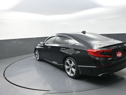 Used 2019 Honda Accord Touring image 14