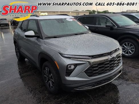 Used 2024 Chevrolet TrailBlazer ACTIV w/ Convenience Package AWD/4WD image 1