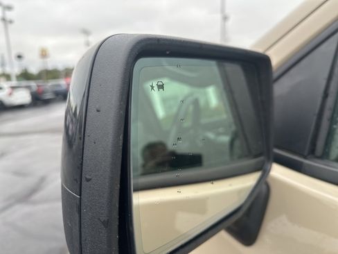 Used 2022 Chevrolet Silverado 1500 ZR2 w/ Technology Package image 19