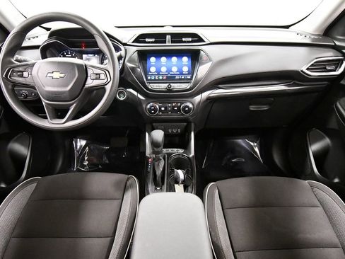 Used 2021 Chevrolet TrailBlazer LT w/ Convenience Package image 3