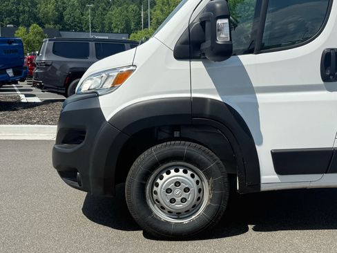 Used 2024 RAM ProMaster 2500 w/ Convenience Group FWD image 11