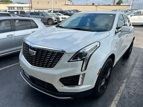 Used 2025 Cadillac XT5 Premium Luxury w/ LPO, Red Accent Package FWD image 4