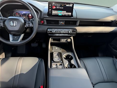 Used 2024 Honda Pilot Elite image 11