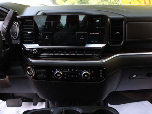 Used 2025 GMC Sierra 1500 Elevation w/ X31 Off-Road Package AWD/4WD image 12