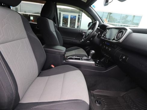Used 2022 Toyota Tacoma TRD Sport RWD image 12