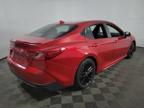Used 2025 Toyota Camry SE FWD image 8
