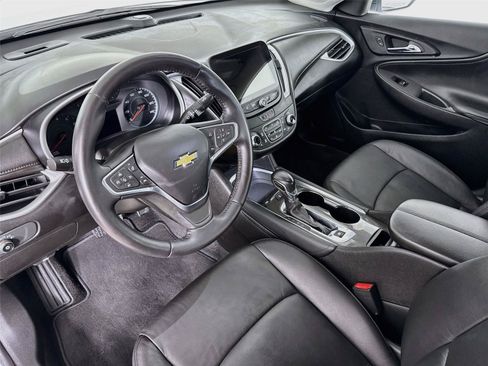 Used 2022 Chevrolet Malibu LT w/ Leather Package FWD image 11