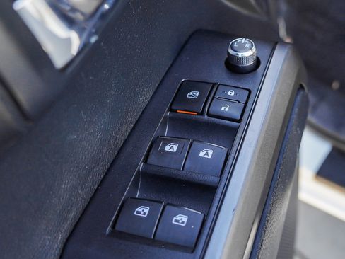 Used 2018 Toyota Tacoma TRD Sport image 19