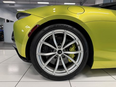 Used 2024 McLaren Artura image 20