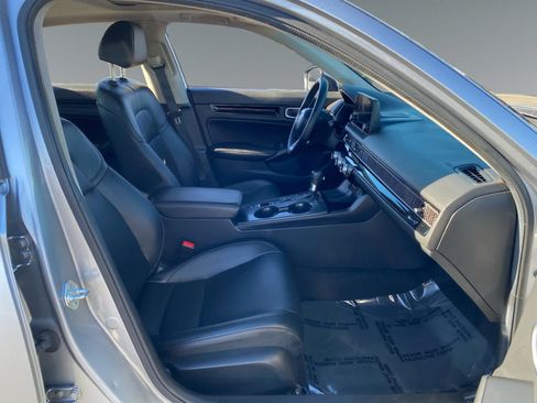 Used 2024 Honda Civic EX-L image 15