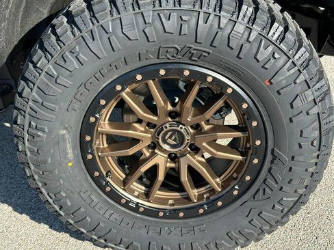 New 2025 Ford Bronco 2-Door image 4