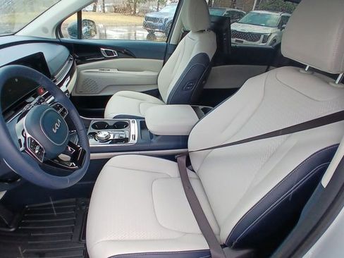 New 2026 Kia Carnival SX Prestige FWD image 11