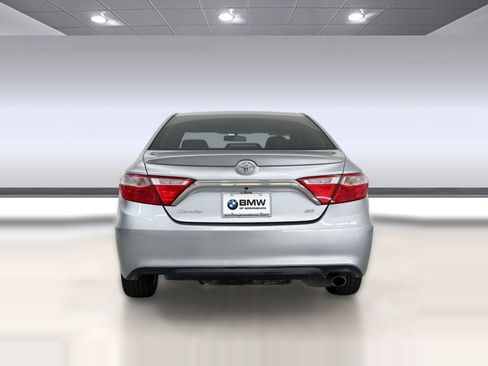 Used 2016 Toyota Camry SE image 10