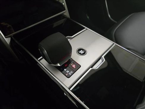 New 2026 Land Rover Range Rover Long Wheelbase SE image 26