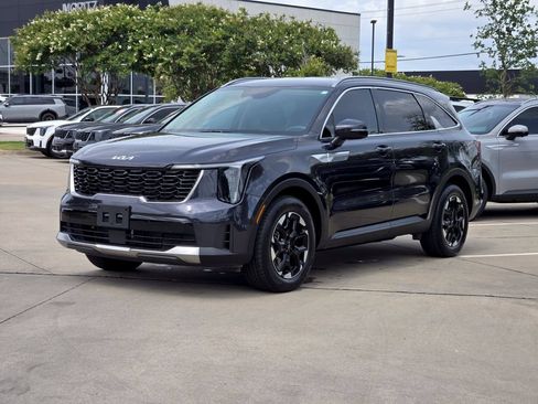 New 2026 Kia Sorento S FWD image 2