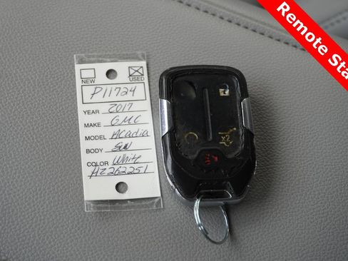 Used 2017 GMC Acadia SLT image 32