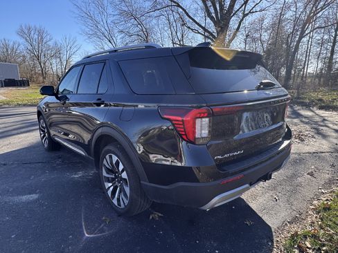 New 2026 Ford Explorer Platinum w/ LUX Leather Package image 4