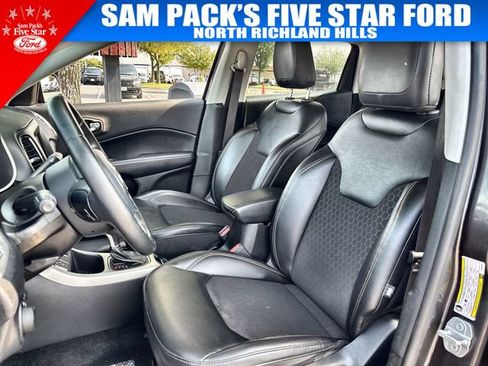 Used 2019 Jeep Compass Latitude w/ Cold Weather Group FWD image 20