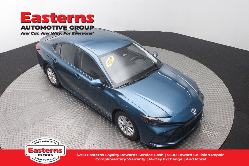 Used 2025 Toyota Camry LE FWD image 4
