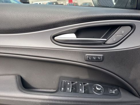 Used 2024 Alfa Romeo Stelvio Veloce image 27