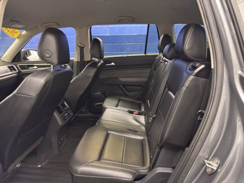 Used 2021 Volkswagen Atlas SE image 24