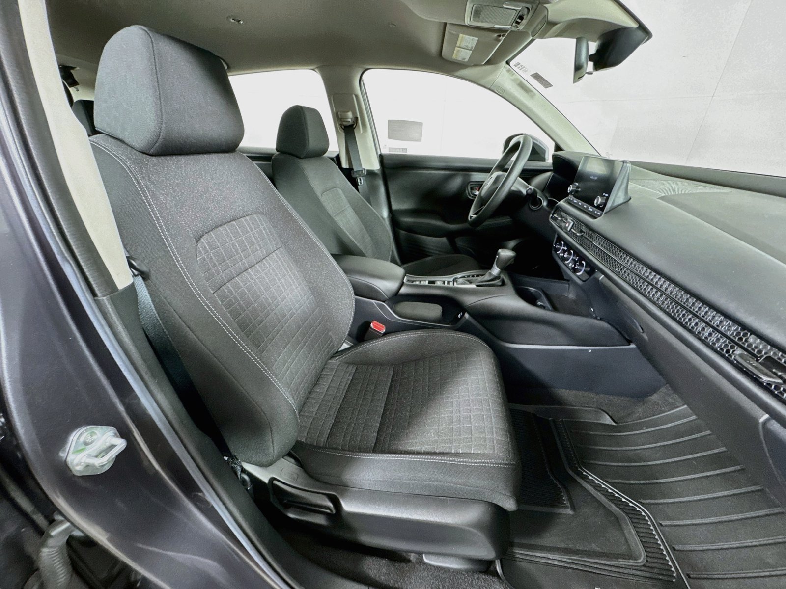 Used 2023 Honda HR-V LX image 25