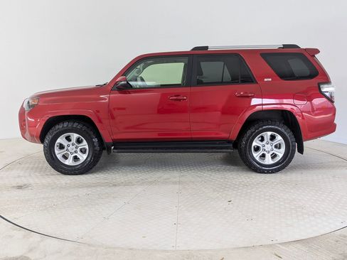 Used 2024 Toyota 4Runner SR5 Premium image 2