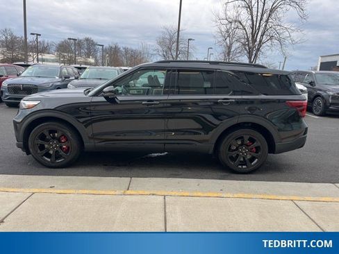 Used 2022 Ford Explorer ST w/ Equipment Group 401A image 4