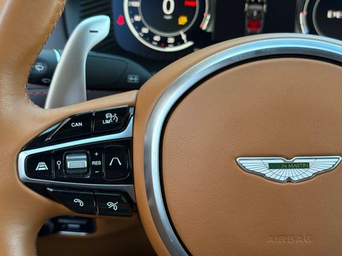 Used 2021 Aston Martin DBX AWD/4WD image 16