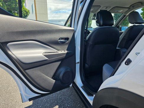 Used 2023 Nissan Kicks SR w/ SR Premium Package FWD image 21