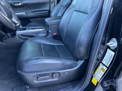 Used 2022 Toyota Tacoma Limited w/ Nightshade Package image 12