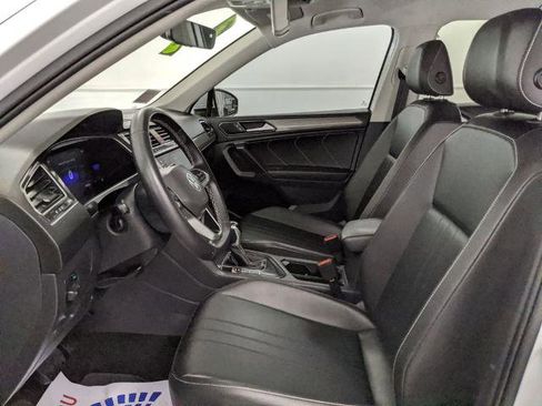 Used 2022 Volkswagen Tiguan SE image 22