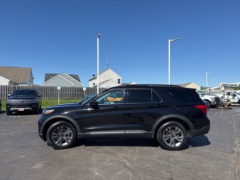 Used 2023 Ford Explorer XLT w/ Equipment Group 202A AWD/4WD image 51