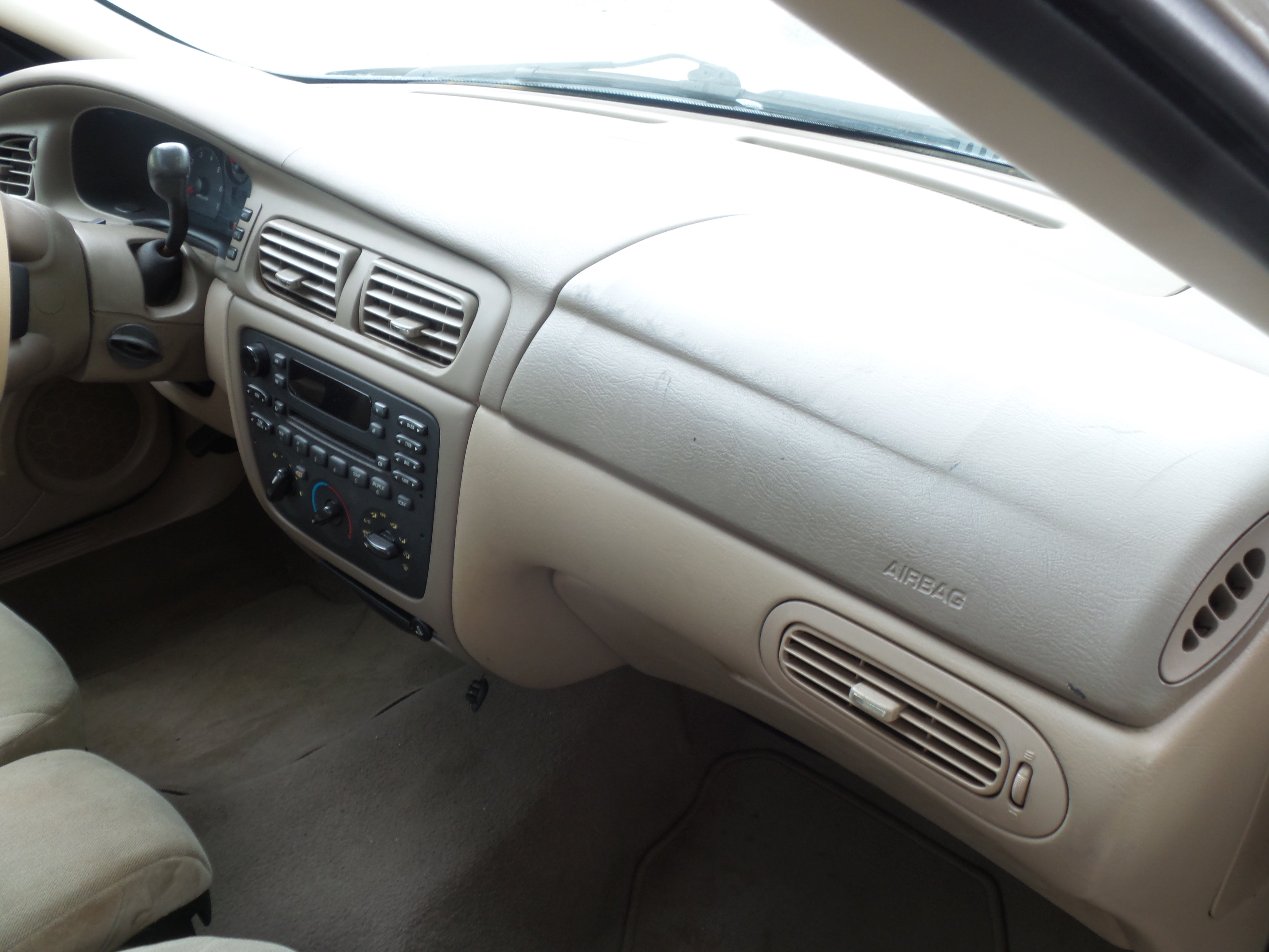 Used 2006 Ford Taurus SE FWD image 25
