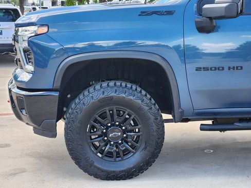 Used 2024 Chevrolet Silverado 2500 ZR2 w/ Technology Package AWD/4WD image 14
