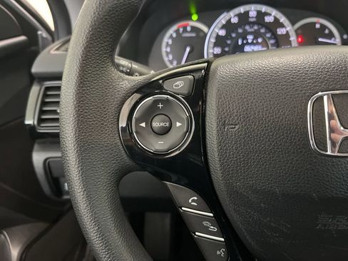 Used 2017 Honda Accord LX image 7