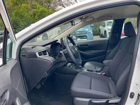 Used 2025 Toyota Corolla LE FWD image 25