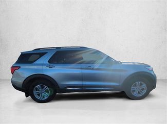 Used 2022 Ford Explorer XLT w/ Equipment Group 202A video 4