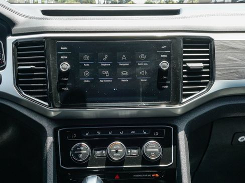 Certified 2023 Volkswagen Atlas Cross Sport SE FWD image 15