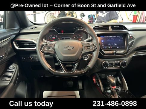 Used 2023 Chevrolet TrailBlazer RS w/ Convenience Package AWD/4WD image 17